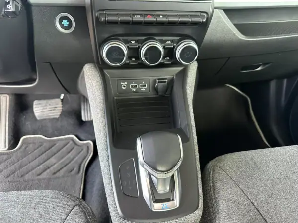 Renault Zoe 2020 - 17900 EUR, 44039 km - AUTO.MOTO.pt - 44039km - foto 25 de 33