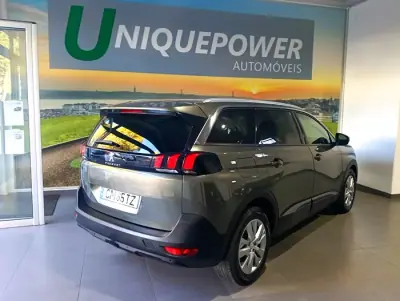 Peugeot 5008 2019 — foto 5 de 53