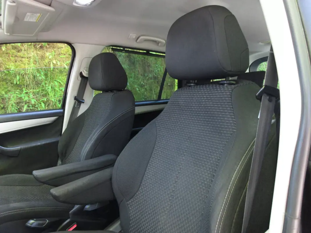 Citroën C4 Grand Picasso 2010 - 3490 EUR, 330000 km - AUTO.MOTO.pt - 330000km - foto 18 de 40