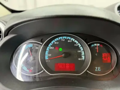 Renault 2016 - 7250 EUR, 33700 km - AUTO.MOTO.pt - 33700km - foto 18 de 18