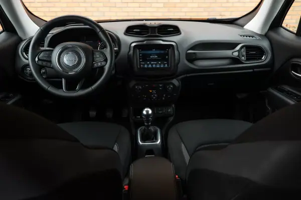 Jeep Renegade 2022 - 20950 EUR, 100930 km - AUTO.MOTO.pt - 100930km - foto 9 de 25