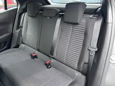 Peugeot 2008 2021 - 14900 EUR, 180000 km - AUTO.MOTO.pt - 180000km - foto 37 de 43