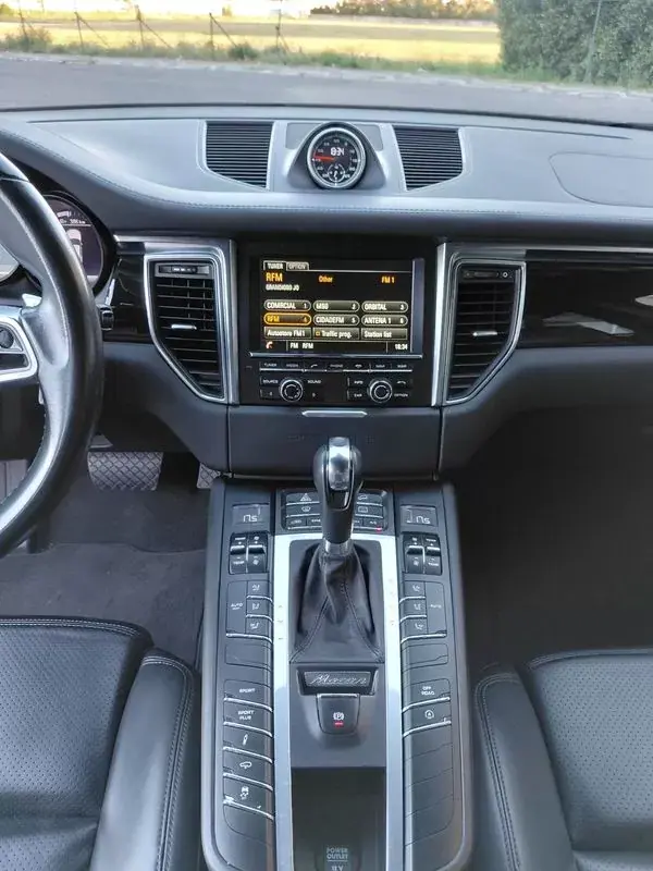 Porsche Macan 2014 - 38490 EUR, 168209 km - AUTO.MOTO.pt - 168209km - foto 34 de 37
