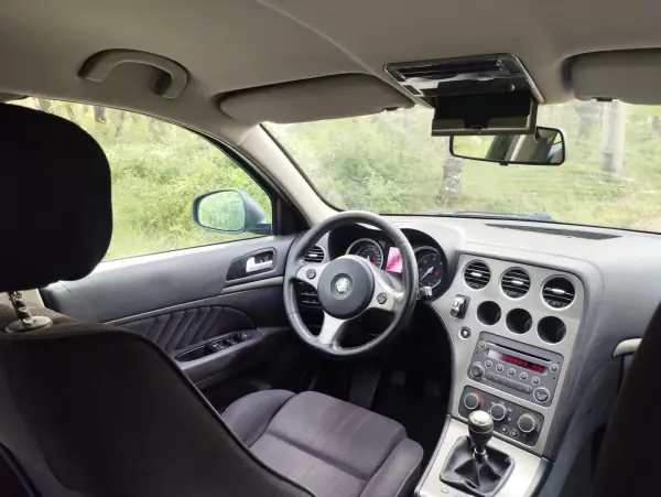 Alfa Romeo 159 Sportwagon 2010 - 7500 EUR, 267600 km - AUTO.MOTO.pt - 267600km - foto 14 de 17