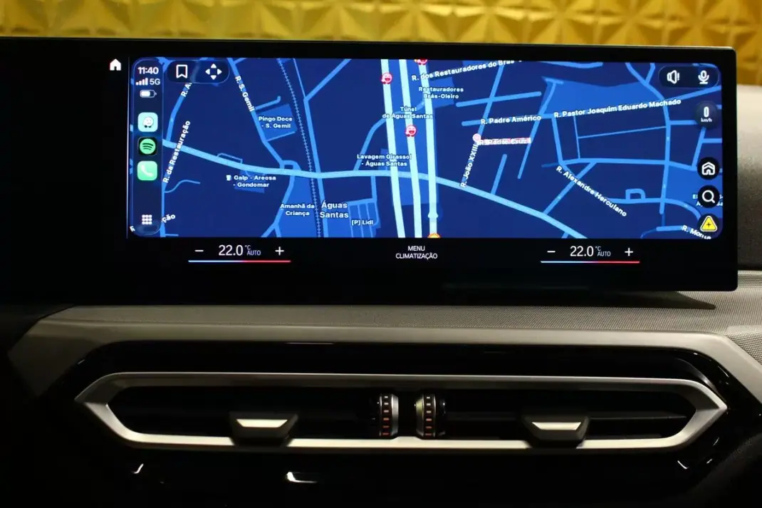 BMW 318 2022 - 27250 EUR, 132000 km - AUTO.MOTO.pt - 132000km - foto 35 de 38