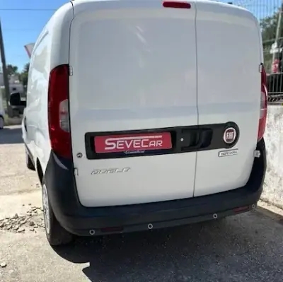 Fiat Doblo 2019 - 11990 EUR, 140785 km - AUTO.MOTO.pt - 140785km - foto 3 de 7
