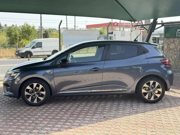 Renault Clio 2022 - 15800 EUR, 44983 km - AUTO.MOTO.pt - 44983km - foto 3 de 17