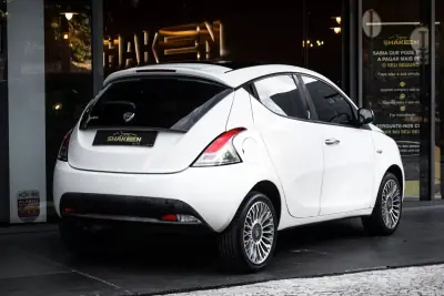 Lancia Ypsilon 2012 — foto 4 de 29