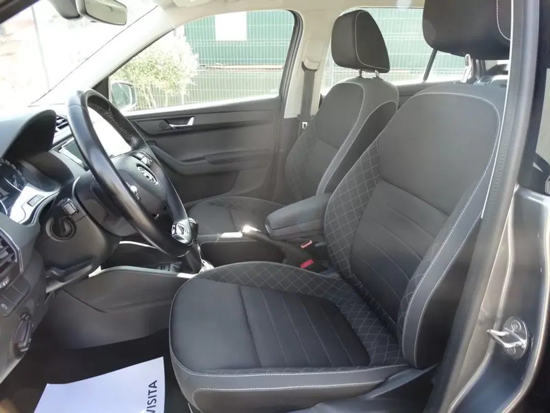Skoda Fabia Break 2022 - 15700 EUR, 43596 km - 43596km - foto 13 de 28