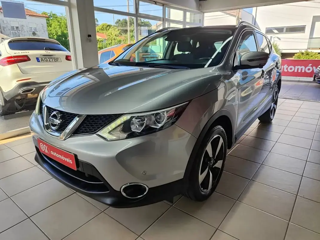 Nissan Qashqai 2015 - 14350 EUR, 98000 km - AUTO.MOTO.pt - 98000km - foto 5 de 38