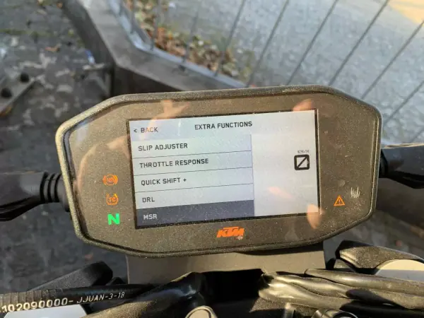 KTM Duke 990 R 2021 - 7950 EUR, 5429 km - AUTO.MOTO.pt - 5429km - foto 15 de 18