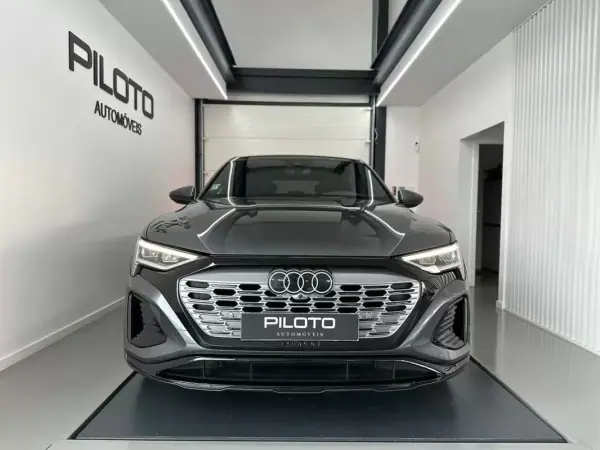 Audi Q8 e-Tron Sportback 2023 - 49500 EUR, 93000 km - AUTO.MOTO.pt - 93000km - foto 3 de 31