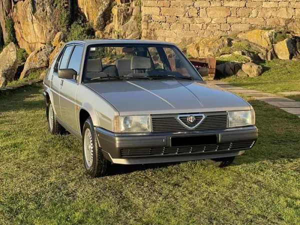 Alfa Romeo 90 1988 - 18900 EUR, 27700 km - AUTO.MOTO.pt - 27700km - foto 46 de 60