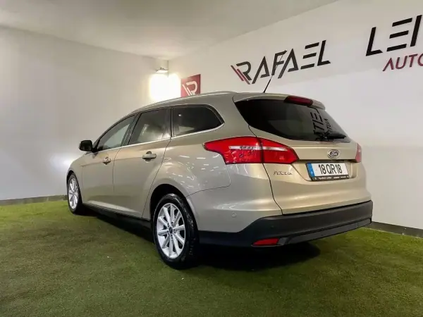 Ford Focus SW 2015 - 10750 EUR, 153000 km - AUTO.MOTO.pt - 153000km - foto 9 de 35