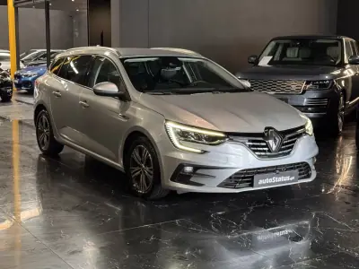 Renault Mégane Sport Tourer 2021 - 14990 EUR, 171050 km - AUTO.MOTO.pt - 171050km - foto 5 de 32
