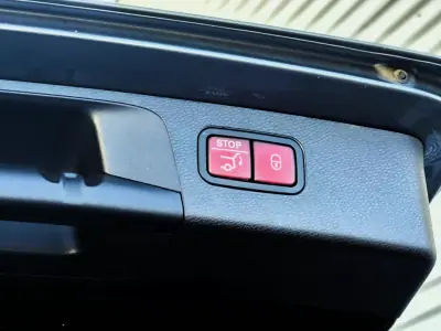 Mercedes-Benz E 300 2021 - 33950 EUR, 148000 km - AUTO.MOTO.pt - 148000km - foto 34 de 34