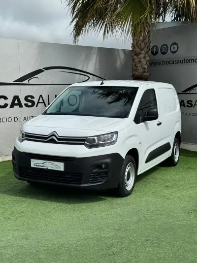 Citroën 1.5 BlueHDi M Control 2021 - 14750 EUR, 118730 km - AUTO.MOTO.pt - 118730km - foto 18 de 20