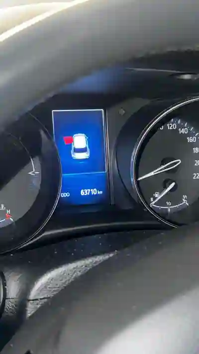 Toyota C-HR 2018 - 21950 EUR, 63500 km - 63500km - foto 3 de 8