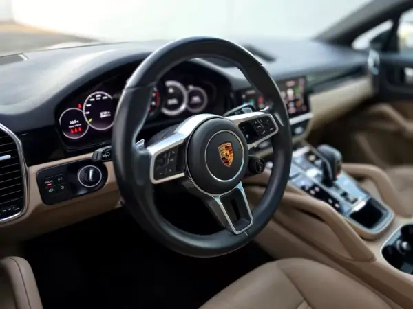 Porsche Cayenne Coupé 2021 - 82000 EUR, 57000 km - AUTO.MOTO.pt - 57000km - foto 17 de 36