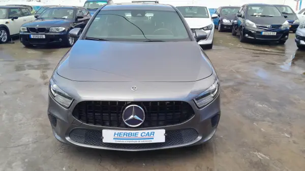 Mercedes-Benz A 180 2020 - 24500 EUR, 99999 km - AUTO.MOTO.pt - 99999km - foto 3 de 16