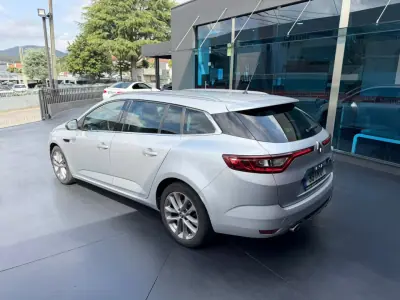 Renault Mégane Sport Tourer 2017 - 13300 EUR, 162000 km - AUTO.MOTO.pt - 162000km - foto 5 de 11