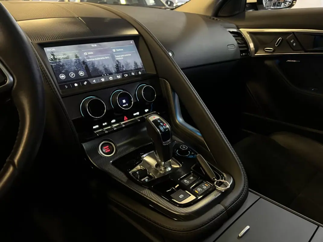 Jaguar F-Type 2019 - 47990 EUR, 45000 km - AUTO.MOTO.pt - 45000km - foto 19 de 47