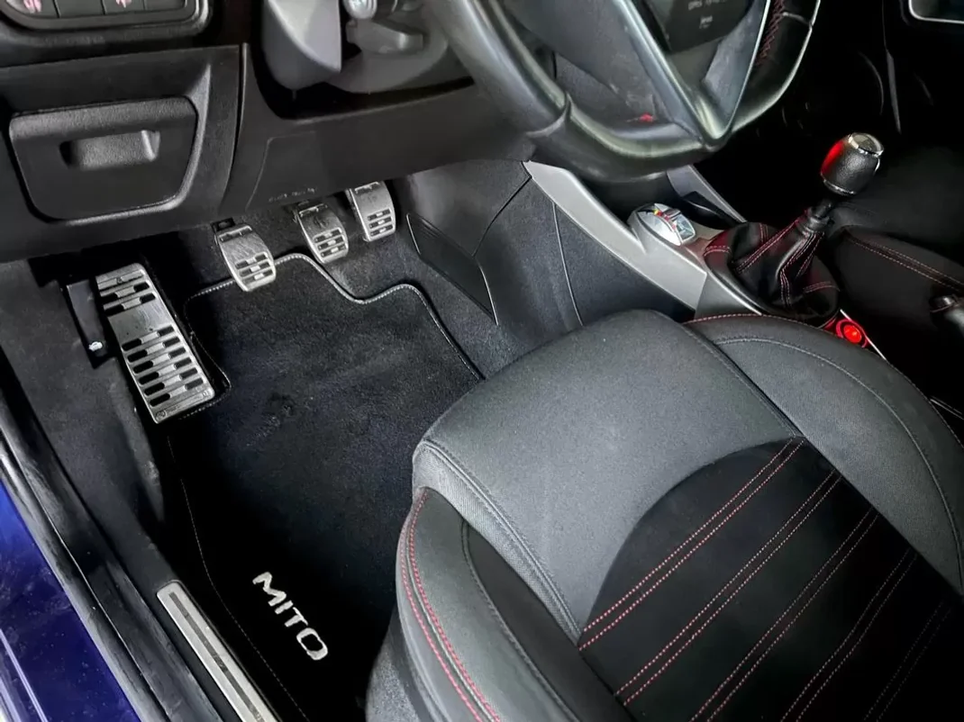 Alfa Romeo MiTo 2016 - 9999 EUR, 135500 km - AUTO.MOTO.pt - 135500km - foto 53 de 60