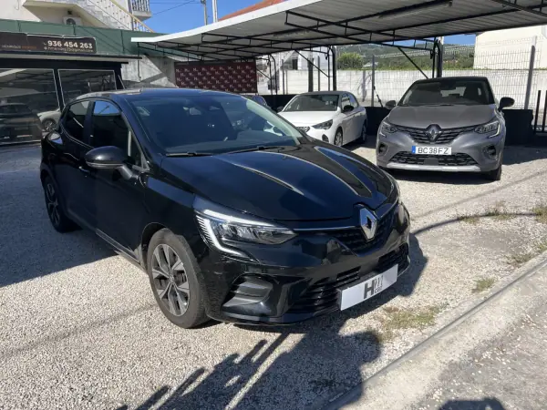 Renault Clio 2023 - 15250 EUR, 106900 km - AUTO.MOTO.pt - 106900km - foto 3 de 16