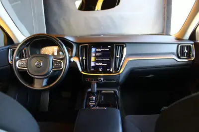 Volvo V60 2020 - 23750 EUR, 138000 km - AUTO.MOTO.pt - 138000km - foto 9 de 16