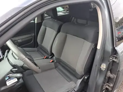 Citroën C4 Cactus 2015 - 7950 EUR, 177721 km - AUTO.MOTO.pt - 177721km - foto 7 de 17