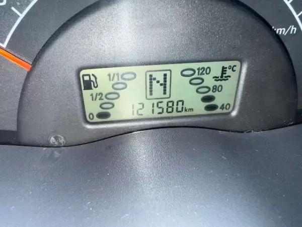 Smart Fortwo Cabrio 2004 - 4250 EUR, 122000 km - AUTO.MOTO.pt - 122000km - foto 26 de 29
