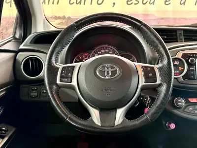 Toyota Yaris 2011 - 10900 EUR, 203453 km - AUTO.MOTO.pt - 203453km - foto 17 de 23