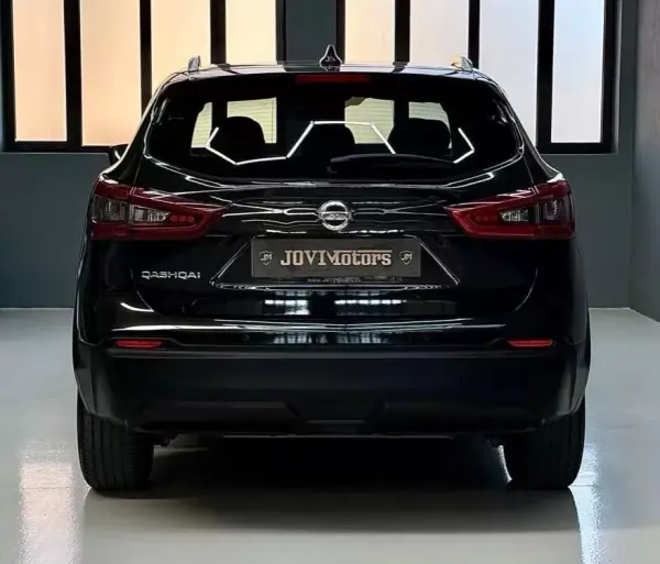 Nissan Qashqai 2018 - 15950 EUR, 158434 km - AUTO.MOTO.pt - 158434km - foto 5 de 27