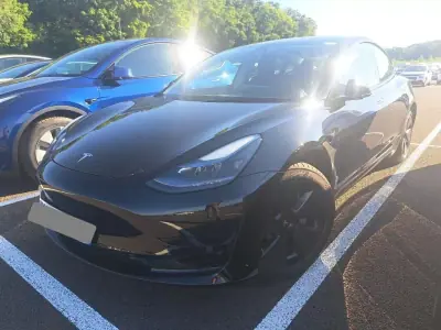 Tesla Model 3 2023 - 31900 EUR, 35583 km - AUTO.MOTO.pt - 35583km - foto 1 de 8