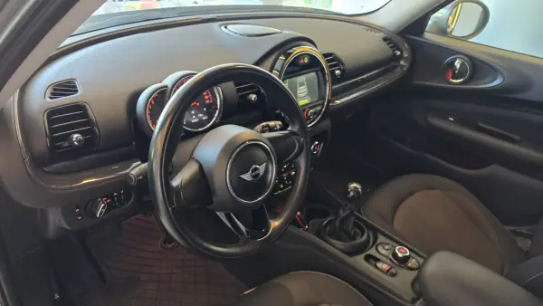 MINI Clubman 2017 - 13900 EUR, 157631 km - AUTO.MOTO.pt - 157631km - foto 39 de 55