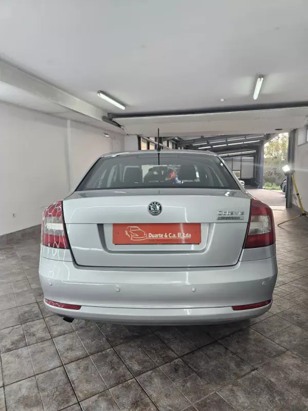 Skoda Octavia 2012 - 9350 EUR, 284108 km - AUTO.MOTO.pt - 284108km - foto 9 de 26