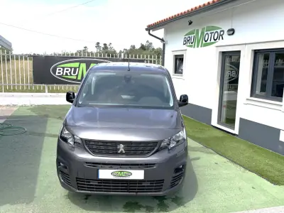 Peugeot 1.5 BLUEHDI ASPHALT LONGA 2023 - 18750 EUR, 46727 km - AUTO.MOTO.pt - 46727km - foto 2 de 15