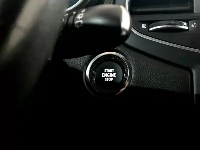 Renault Mégane 2021 - 17900 EUR, 79434 km - AUTO.MOTO.pt - 79434km - foto 20 de 26