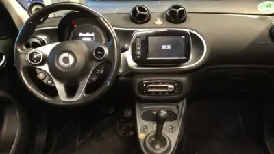Smart ForFour 2017 - 13500 EUR, 44000 km - AUTO.MOTO.pt - 44000km - foto 26 de 46