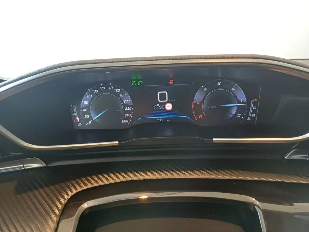 Peugeot 508 SW 2019 - 19500 EUR, 80000 km - AUTO.MOTO.pt - 80000km - foto 30 de 35