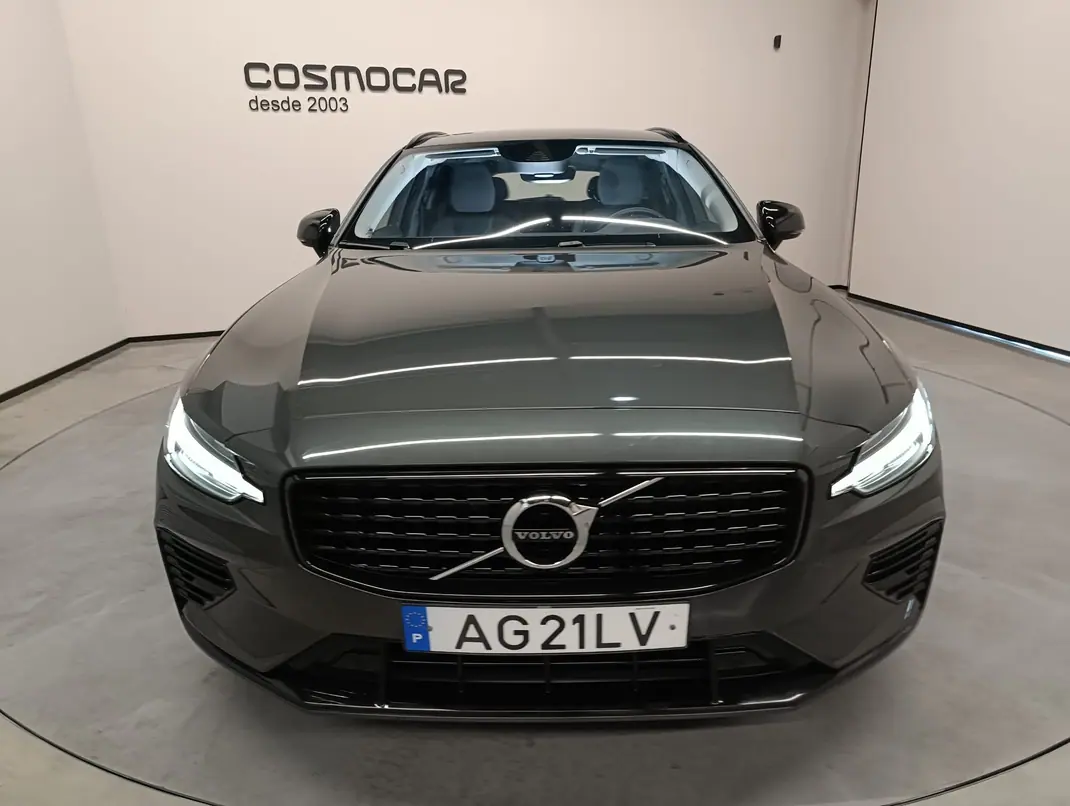 Volvo V60 2021 - 25900 EUR, 102259 km - AUTO.MOTO.pt - 102259km - foto 8 de 15