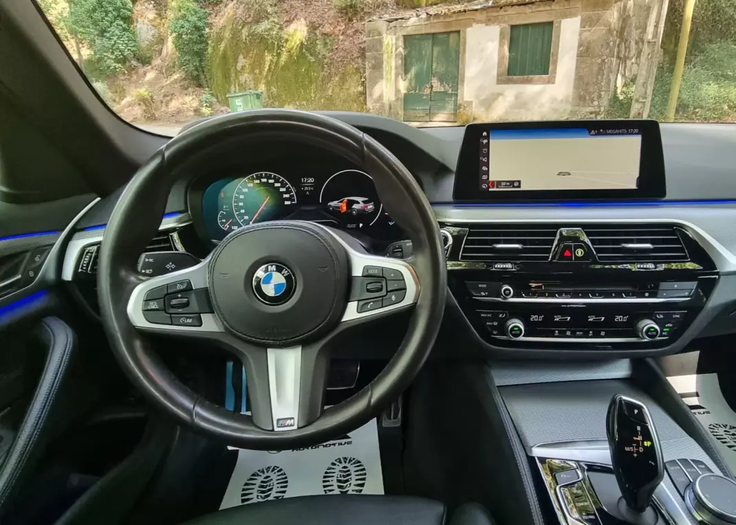 BMW 520 2019 - 31750 EUR, 130000 km - AUTO.MOTO.pt - 130000km - foto 12 de 25