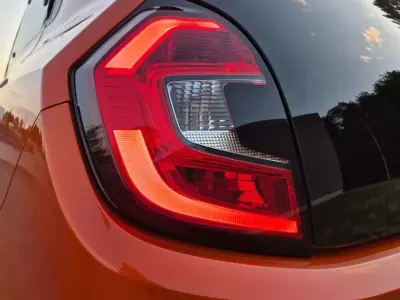 Renault Twingo 2021 - 13499 EUR, 55410 km - AUTO.MOTO.pt - 55410km - foto 20 de 32