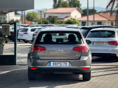 Volkswagen Golf 2015 - 13800 EUR, 124900 km - AUTO.MOTO.pt - 124900km - foto 4 de 12