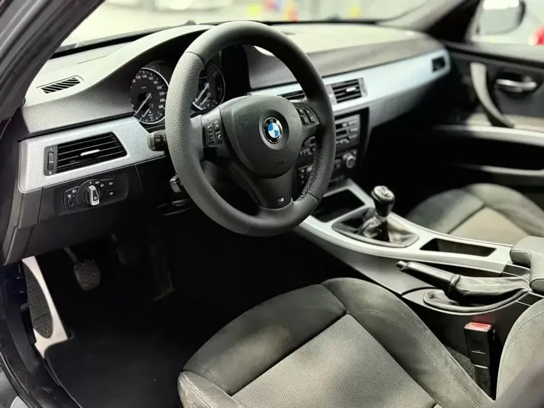BMW 318 2009 - 10900 EUR, 267209 km - 267209km - foto 24 de 34