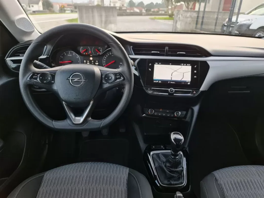 Opel Corsa 2020 - 15990 EUR, 140000 km - AUTO.MOTO.pt - 140000km - foto 13 de 31