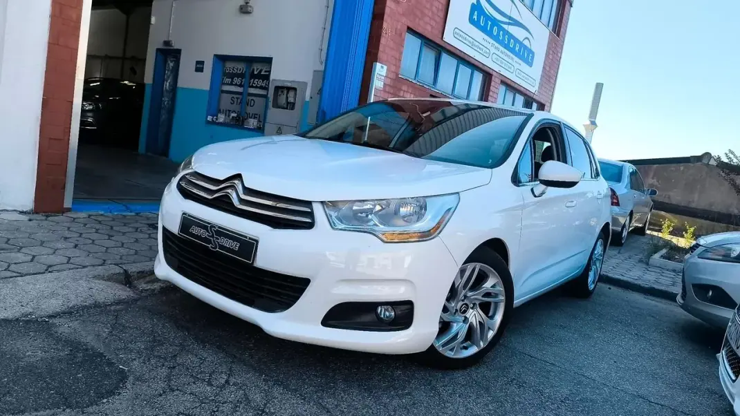Citroën C4 2011 - 8900 EUR, 160000 km - AUTO.MOTO.pt - 160000km - foto 17 de 18