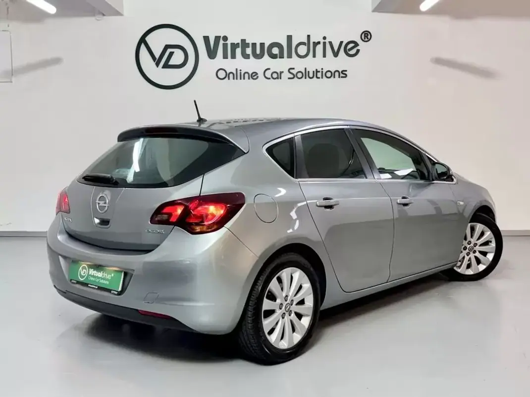 Opel Astra 2012 - 6250 EUR, 154000 km - AUTO.MOTO.pt - 154000km - foto 6 de 52