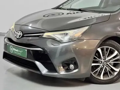 Toyota Avensis Touring Sports 2015 - 13750 EUR, 144000 km - AUTO.MOTO.pt - 144000km - foto 17 de 58