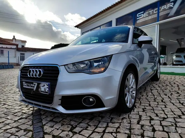 Audi A1 2010 - 11990 EUR, 196000 km - AUTO.MOTO.pt - 196000km - foto 2 de 17